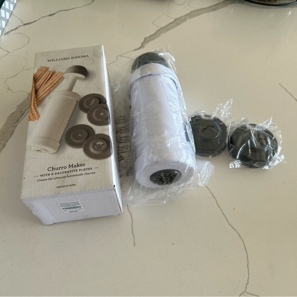 New Williams Sonoma Churro Maker With 9 Decorative Plates For Homemade Churros - Picture 1 of 6